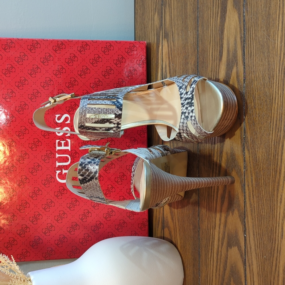 Guess Kabirra Platform Sandals